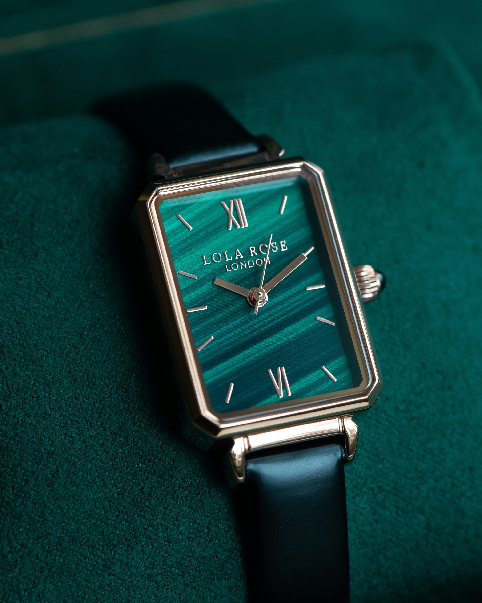 Luxury Stays - Montre pour femme